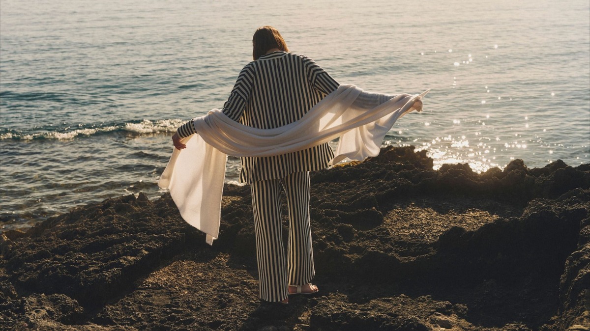 [{'cellPosition': None, 'link': 'https://app.partnermatic.com/track/99eb7Ny2Hc9j_a0Wj6aKHU0IgP4iDBeNGWIC8Nr6pTwMV3NP2pe9bLeN4SlUSHdYXGgKQzfZo8vc7Dij1q3BL7cl6zyDVCft4pwqOZU3NmQ_c_c?url=https%3A%2F%2Fwhiteandwarren.com', 'text': 'https://app.partnermatic.com/track/99eb7Ny2Hc9j_a0Wj6aKHU0IgP4iDBeNGWIC8Nr6pTwMV3NP2pe9bLeN4SlUSHdYXGgKQzfZo8vc7Dij1q3BL7cl6zyDVCft4pwqOZU3NmQ_c_c?url=https%3A%2F%2Fwhiteandwarren.com', 'type': 'url'}] product image